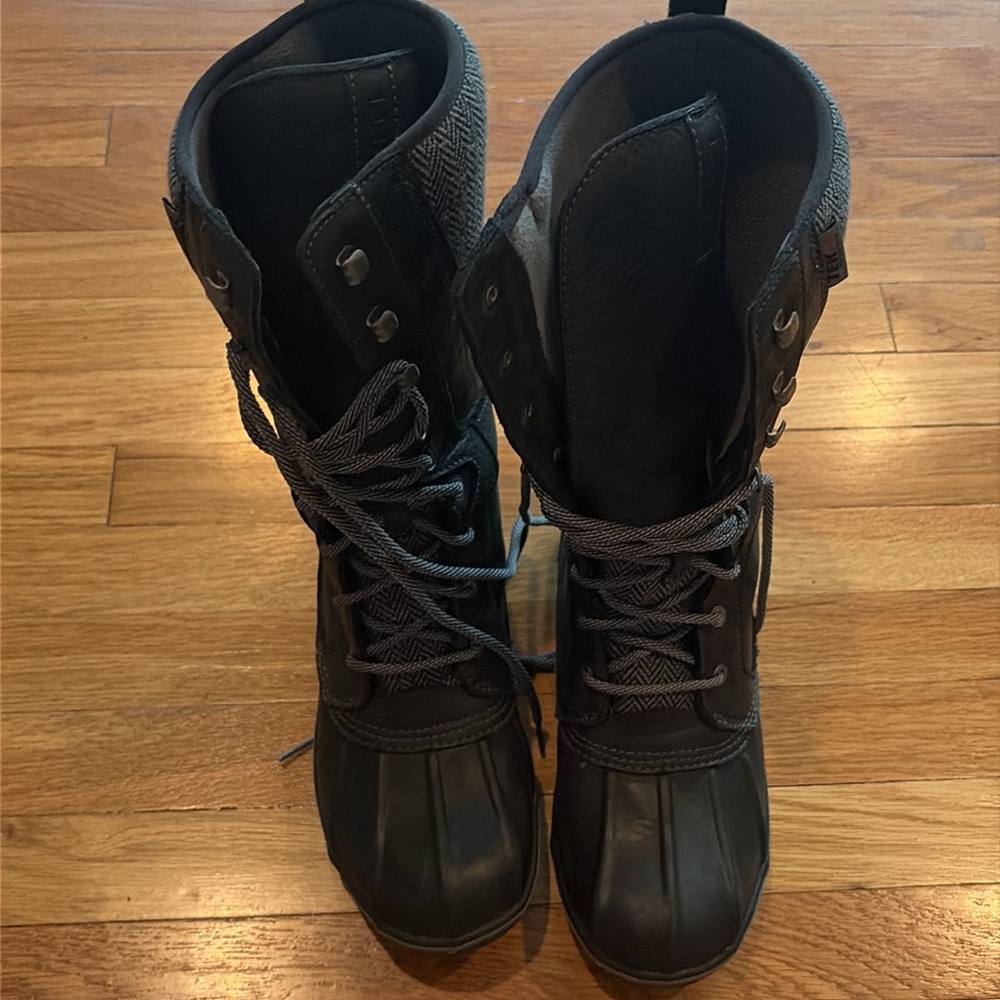 Women’s Black Lace-Up Waterproof Snow and Winter Boots L.L. Bean